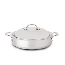This pan excels at browning foods for braised meat and vegetable dishes, as well as for making a variety of stews and sauces. With its generously proportioned shape and superior craftsmanship, it conducts heat quickly and evenly. This pan excels at browning foods for braised meat and vegetable dishes, as well as for making a variety of stews and sauces. With its generously proportioned shape and superior craftsmanship, it conducts heat quickly and evenly.