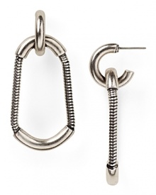 Giles & Brothers make chic work of the industrial-inspired jewelry trend with these chain earrings. With polished links and a bold look, the pair encapsulate downtown cool.