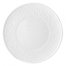 The Louvre dinnerware collection takes its design inspiration from architectural motifs that adorn the exterior of the Louvre museum. Casual or formal, this collection offers great practicality and adapts to every occasion. Oven and dishwasher safe, many of the bakeware pieces transition from oven to table. The Louvre dinnerware collection takes its design inspiration from architectural motifs that adorn the exterior of the Louvre museum. Casual or formal, this collection offers great practicality and adapts to every occasion. Oven and dishwasher safe, many of the bakeware pieces transition from oven to table.