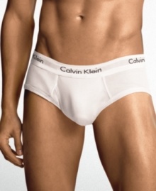 A sleek style for the minimalist from Calvin Klein. A sleek style for the minimalist from Calvin Klein.