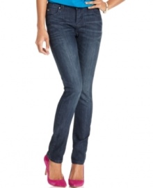 Modernize your denim look in these skinny jeans from Lee Platinum, complete with a figure-flattering fit and vintage-inspired wash.