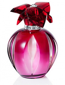 A fragrance illuminated by sensuous charm, the Délices de Cartier Eau de Parfum readily takes center stage. This whimsical vision is sinfully dressed in the color of passion and scandal, pulsating and playful as it touches the skin. A fragrance illuminated by sensuous charm, the Délices de Cartier Eau de Parfum readily takes center stage. This whimsical vision is sinfully dressed in the color of passion and scandal, pulsating and playful as it touches the skin.