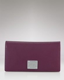 A sleek, chic choice, this Lauren Ralph Lauren is built from rich leather and flaunts an organized interior with a slew of card and bill-holding pockets. A sleek, chic choice, this Lauren Ralph Lauren is built from rich leather and flaunts an organized interior with a slew of card and bill-holding pockets.
