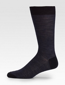 A classic melange pattern complemented by solid ends.80% wool/20% nylonMachine washMade in Italy of imported fabric A classic melange pattern complemented by solid ends.80% wool/20% nylonMachine washMade in Italy of imported fabric