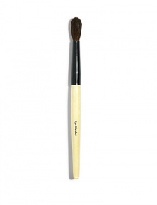 Expertly blends all Eye Shadow shades together, softening any harsh lines or edges. The Eye Blender Brush can also be used to set concealer using powder from the Creamy Concealer Kit. Expertly blends all Eye Shadow shades together, softening any harsh lines or edges. The Eye Blender Brush can also be used to set concealer using powder from the Creamy Concealer Kit.