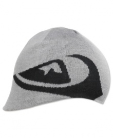 Top of your style in this Quiksilver beanie and keep warm.