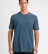 Classic-fitting crewneck tee is shaped from super-soft organic cotton that is breathable, brushed and lightweight, setting the standard for premium comfort and versatility.CrewneckCottonMachine washImported