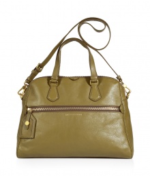Luxury bag made ..of fine, golden-brown leather from New York designer Marc Jacobs - Cool shopper form with top zipper, two short handles and long shoulder strap - Convenient exterior zip pocket - Small logo lettering - Great everyday bag looks with a million outfits to upgrade Luxury bag made ..of fine, golden-brown leather from New York designer Marc Jacobs - Cool shopper form with top zipper, two short handles and long shoulder strap - Convenient exterior zip pocket - Small logo lettering - Great everyday bag looks with a million outfits to upgrade