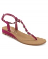 Your link to sensational style: the Joey sandals by Jessica Simpson are the ideal sandal for those lazy days by the pool. The chain-link vamp amps up capris or flowing caftans. (Clearance)