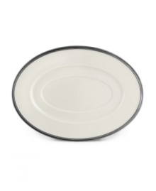 The Solitaire pattern expresses timeless refinement in the simplicity of translucent ivory bone china banded in polished platinum. The Solitaire pattern expresses timeless refinement in the simplicity of translucent ivory bone china banded in polished platinum.