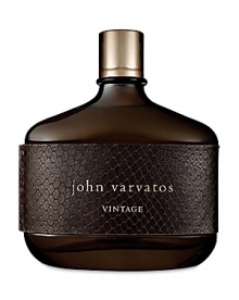 A sensuous and masculine composition of the aromatic chypre family, with an assertive spice core and a warm, leathery background that makes it unique and gentleman like. A sensuous and masculine composition of the aromatic chypre family, with an assertive spice core and a warm, leathery background that makes it unique and gentleman like.