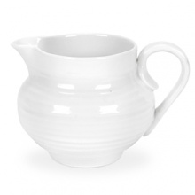 Sophie Conran for Portmeirion is an innovative range of porcelain tableware and kitchenware, designed by cook and food writer Sophie Conran. The range of products have a sense of duality- they are hard-wearing, yet delicate aesthetically. The Sophie Conran for Portmeirion line was created to make life look good and taste better. Available in white, sage, and forget me not blue. Sophie Conran for Portmeirion is an innovative range of porcelain tableware and kitchenware, designed by cook and food writer Sophie Conran. The range of products have a sense of duality- they are hard-wearing, yet delicate aesthetically. The Sophie Conran for Portmeirion line was created to make life look good and taste better. Available in white, sage, and forget me not blue.