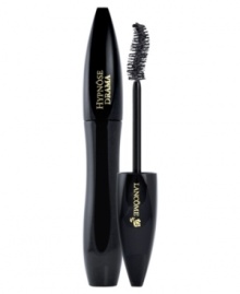 Sparkle. Adorn your lashes with beautiful silver shimmer. Thanks to our new curvaceous oversized brush, lashes are coated in a sparkling veil for every occasion. Apply over your usual mascara. Ophthalmologist-tested. Sparkle. Adorn your lashes with beautiful silver shimmer. Thanks to our new curvaceous oversized brush, lashes are coated in a sparkling veil for every occasion. Apply over your usual mascara. Ophthalmologist-tested.