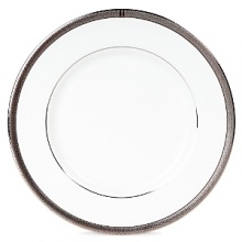 Add new polish to formal tables with the lustrous Chain Bracelet oval platter. White bone china wrapped in bands of textured platinum evokes the woven silver bangles and watch bands that make your own look timeless. Add new polish to formal tables with the lustrous Chain Bracelet oval platter. White bone china wrapped in bands of textured platinum evokes the woven silver bangles and watch bands that make your own look timeless.