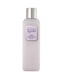 Laura Mercier Fresh Fig Crème Body Wash thoroughly cleanses the skin with a natural based cleanser derived from coconut, oat and corn. Gentle for daily use, the creamy lather will leave the skin feeling smooth and moisturized. Using natural-based cleansers that do not strip the skin of its natural moisture, Fresh Fig Crème Body Wash protects the skin from drying effects in the environment. The indulgent essence of fresh Celeste Figs mingle with dewy fruit bouquets of Apricot Nectar and sensuous Ylang-Ylang to create a rich, luxurious scent, unlike any other. Laura Mercier Fresh Fig Crème Body Wash thoroughly cleanses the skin with a natural based cleanser derived from coconut, oat and corn. Gentle for daily use, the creamy lather will leave the skin feeling smooth and moisturized. Using natural-based cleansers that do not strip the skin of its natural moisture, Fresh Fig Crème Body Wash protects the skin from drying effects in the environment. The indulgent essence of fresh Celeste Figs mingle with dewy fruit bouquets of Apricot Nectar and sensuous Ylang-Ylang to create a rich, luxurious scent, unlike any other.