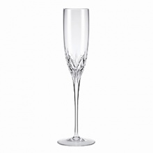 Willow Glen stemware is made of beautifully cut crystal and comes with the Lenox lifetime guarantee.