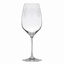 Inspired by the floral detailing that often accents Marchesa gowns, this delicate stemware is elegant and full of grace. Inspired by the floral detailing that often accents Marchesa gowns, this delicate stemware is elegant and full of grace.