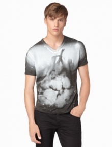 The energy of the crowd is captured on this Calvin Klein Jeans cool graphic tee.