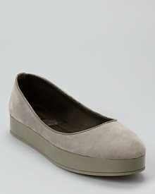 Strikingly modern, the Calvin Klein Gaia flats take a unique stand on the flatform. In a moody grey hue with patent leather accents, this is one interpretation we can't live without. Strikingly modern, the Calvin Klein Gaia flats take a unique stand on the flatform. In a moody grey hue with patent leather accents, this is one interpretation we can't live without.