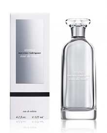 Essence eau de musc is a fresh, sensuous, and luminous fragrance. Built around a heart of musk, essence eau de musc is the encounter between sensual musky notes and the fresh notes of bergamot. Essence eau de musc is a fresh, sensuous, and luminous fragrance. Built around a heart of musk, essence eau de musc is the encounter between sensual musky notes and the fresh notes of bergamot.