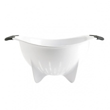 The OXO International Plastic Colander is soft, comfortable, and has non-slip handles to provide a firm grip when you shake to drain water. For efficient draining, the Colanders holes are elongated to direct water down into the sink. Four feet offer stability in the sink, and hanging holes in the handles let you store this Colander on your pot rack. The OXO International Plastic Colander is soft, comfortable, and has non-slip handles to provide a firm grip when you shake to drain water. For efficient draining, the Colanders holes are elongated to direct water down into the sink. Four feet offer stability in the sink, and hanging holes in the handles let you store this Colander on your pot rack.