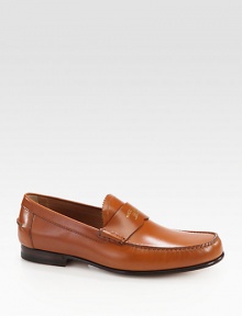 Leather moccasin with Made in Italy by Gucci script gold engraving.Leather soleMade in Italy Leather moccasin with Made in Italy by Gucci script gold engraving.Leather soleMade in Italy