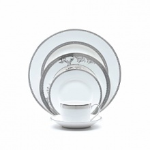 Platinum Lace features details reminiscent of the most delicate lacework, encircled by an elegant platinum border. Platinum Lace features details reminiscent of the most delicate lacework, encircled by an elegant platinum border.