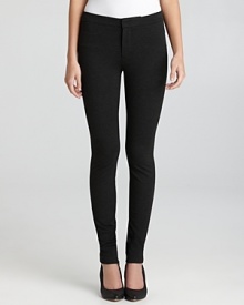 Modern sophistication meets supreme comfort in these Vince ponte leggings, boasting zips at the ankles for added cool.