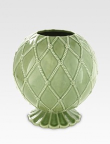 A lavishly detailed ceramic stoneware vase is designed to replicate the splendor, artistry and romance of the world's most beautiful gardens. From the Jardins du Monde Collection 1-qt. capacity 6H X 5½ diam. Dishwasher safe Imported 