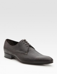 Timeless lace-ups fit for the office and beyond in vegetable-tanned leather. Leather lining Leather sole Made in Italy 