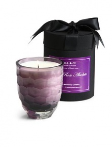 This beautiful candle is made up of bergamot, water lotus, fresh rose, geranium, violet leaves and sandalwood. It is 100% soy wax. Burn time is approximately 40 hours. This beautiful candle is made up of bergamot, water lotus, fresh rose, geranium, violet leaves and sandalwood. It is 100% soy wax. Burn time is approximately 40 hours.
