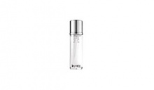 Cellular Cleansing Water Eyes & Face is an effective new cleansing form - a one-step cleanser for both eyes and face, ideal for quick makeup changes or when water is not at hand. Formulated with detoxifying plants, soothers and hydrators, this unique cleansing form leaves the eyes and face perfectly clean, soft and comforted.