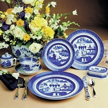 The most fashionable tables in the early American Republic were set with blue and white Canton ware, so called for the great Chinese trading port from which it came. Chinese blue and white porcelain was in demand well into the 19th century and has been part of the heritage of many American families. Blue Canton from Mottahedeh faithfully recaptures this centuries-old tradition and style. The most fashionable tables in the early American Republic were set with blue and white Canton ware, so called for the great Chinese trading port from which it came. Chinese blue and white porcelain was in demand well into the 19th century and has been part of the heritage of many American families. Blue Canton from Mottahedeh faithfully recaptures this centuries-old tradition and style.