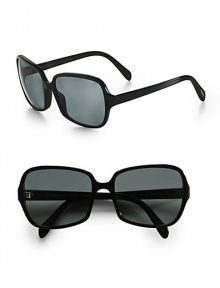 Retro chic style with this plastic frame. Available in black with gray polarized lens. 100% UV protection Imported Retro chic style with this plastic frame. Available in black with gray polarized lens. 100% UV protection Imported