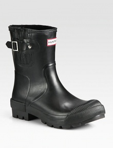 Shorter design with the same maximum support, designed in vulcanized rubber with the signature logo tab.Rubber upperPadded insoleRubber soleImported Shorter design with the same maximum support, designed in vulcanized rubber with the signature logo tab.Rubber upperPadded insoleRubber soleImported