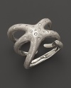 Organic and playful, India Hicks' Starfish ring evokes the beauty of island living.