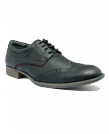 Let GUESS? put some polish in your arsenal of men's dress shoes with the perforated details and classic wingtip design of these sleek leather oxfords.