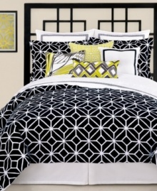 Black and white chic. A latticework design creates a bold look in this Black Trellis duvet cover set from Trina Turk for a decidedly contemporary appeal. Button closure.