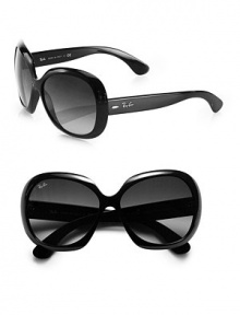 A round, sophisticated nylon frame fashioned after an American style icon. Available in black with grey gradient lens.Logo temples100% UV protectionMade in Italy A round, sophisticated nylon frame fashioned after an American style icon. Available in black with grey gradient lens.Logo temples100% UV protectionMade in Italy