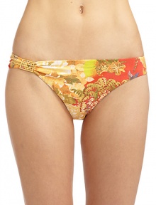 THE LOOKBotanical printElastic waist and leg openingsSingle golden slider at sideFull coverage bottomTHE MATERIAL92% nylon/8% spandexFully linedCARE & ORIGINHand washImportedPlease note: Bikini top sold separately. THE LOOKBotanical printElastic waist and leg openingsSingle golden slider at sideFull coverage bottomTHE MATERIAL92% nylon/8% spandexFully linedCARE & ORIGINHand washImportedPlease note: Bikini top sold separately.