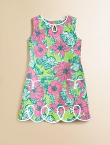 Contrasting scallops sweep across the hem, with allover beautiful floral print and patch pockets for an eye-catching appeal.Scoopneck with keyholeSleevelessBack zipperFront patch pocketsScalloped hem with contrast trim detailFully lined75% cotton/25% polyesterMachine washImported Contrasting scallops sweep across the hem, with allover beautiful floral print and patch pockets for an eye-catching appeal.Scoopneck with keyholeSleevelessBack zipperFront patch pocketsScalloped hem with contrast trim detailFully lined75% cotton/25% polyesterMachine washImported