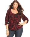 Partner your go-to jeans with MICHAEL Michael Kors' three-quarter-sleeve plus size top, featuring a vivid print.