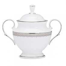 As beautiful and elegant as a couture gown, Lace Couture puts an ultra-feminine twist on banded patterns. Hopeless romantics are sure to fall in love with the Victorian-inspired lace band, complemented by a platinum rim on the inner and outer surfaces of the pristine china.