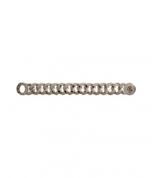 Inject instant chic to your look with this silver-tone chain bracelet from Marc by Marc Jacobs - Chain link bracelet with turn-lock closure - Style with a casual ensemble or an early evening cocktail look Inject instant chic to your look with this silver-tone chain bracelet from Marc by Marc Jacobs - Chain link bracelet with turn-lock closure - Style with a casual ensemble or an early evening cocktail look