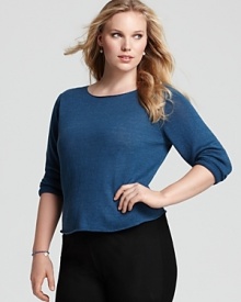 Gauzy linen shapes the laid-back silhouette of this Eileen Fisher boxy top, creating a light-as-air layer for any season.