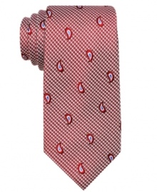 With a subdued pattern in a punch of color, this skinny tie from Ben Sherman is a standout style. With a subdued pattern in a punch of color, this skinny tie from Ben Sherman is a standout style.