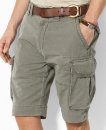 Rugged classic-fitting short in washed cotton chino.