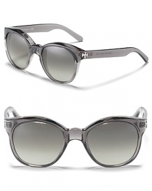 The Tory Burch take on wayfarer frames: chic, shapely and sure to please. The Tory Burch take on wayfarer frames: chic, shapely and sure to please.