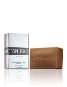 A true multi-tasker. Use this bar to clean, refresh, hydrate and condition the face and body and create a rich, creamy foam for shaving. Enriched with karité butter, aloe vera and aromatic oils of sandalwood, citrus and patchouli, this is also an ideal cleanser for travel. 8.8 oz. 