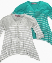 Throw 'em a curve. Stripes and a sharkbite hem add an interesting element to any closet with this button-front shirt from Epic Threads. (Clearance)